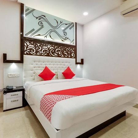Oyo 49090 G K Jain Hotel Guna Esterno foto